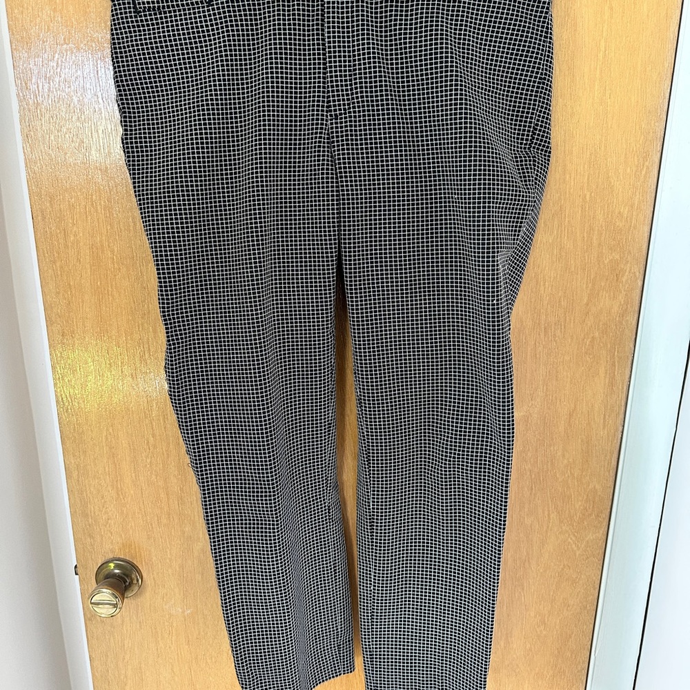 Banana Republic Black and White Trousers with Classic Pattern